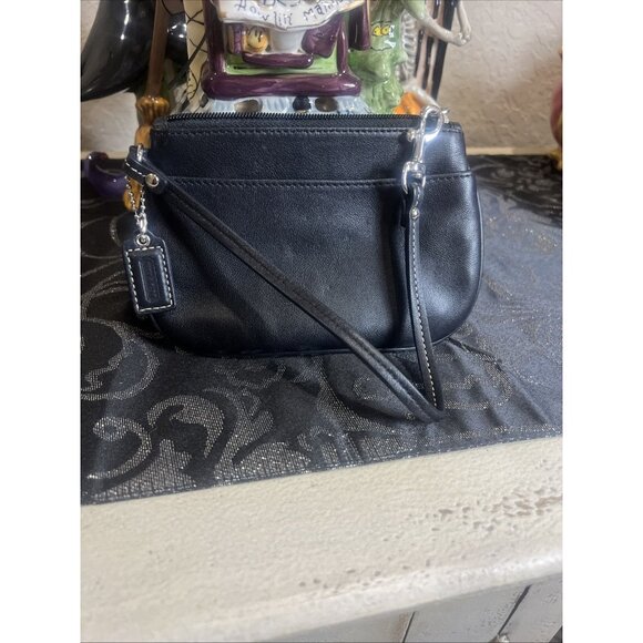 Designer COACH Black Leather All Purpose Wristlet Bag Preloved - Picture 1 of 8